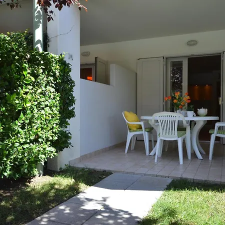 Residenza Le Acacie 公寓 *