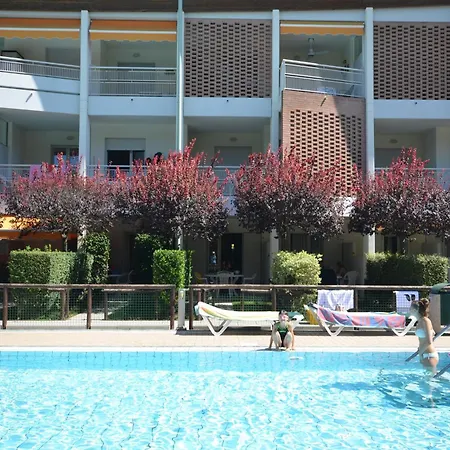 Residenza Le Acacie Διαμέρισμα Μπιμπιόνε